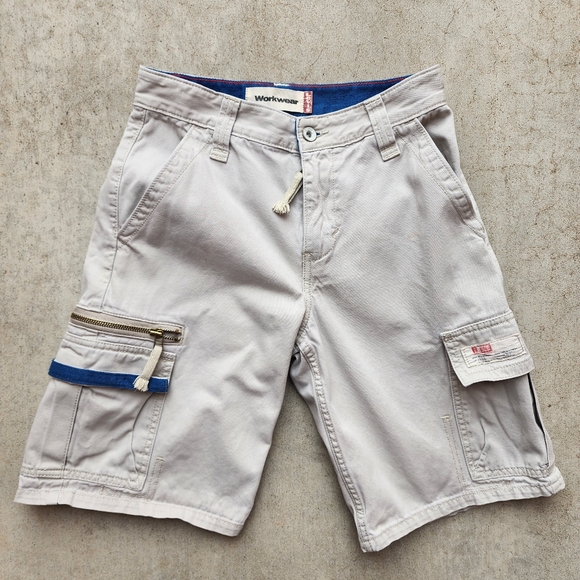 Levi's Other - Y2k Levis Workwear Cargo Baggy Skater Boy's Beige Khaki Shorts, Size 10 Youth‎